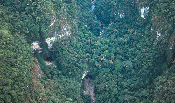 Pavirontsi Natural Bridge - Aerial