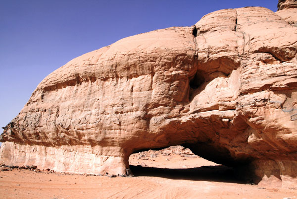 Unnamed arch, Akakus Plateau, Libya
