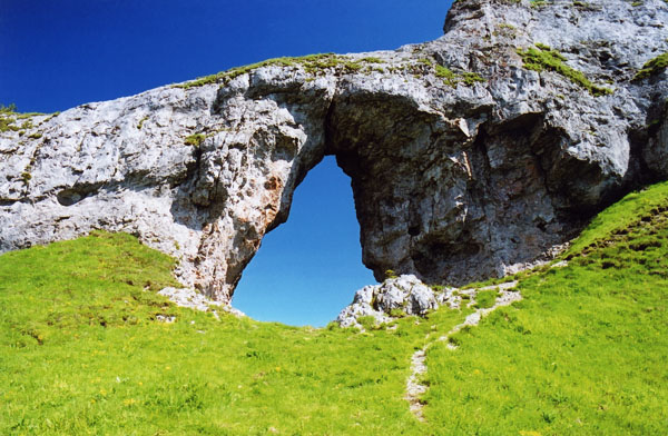 Onko Ohniste (Fireplace Window)